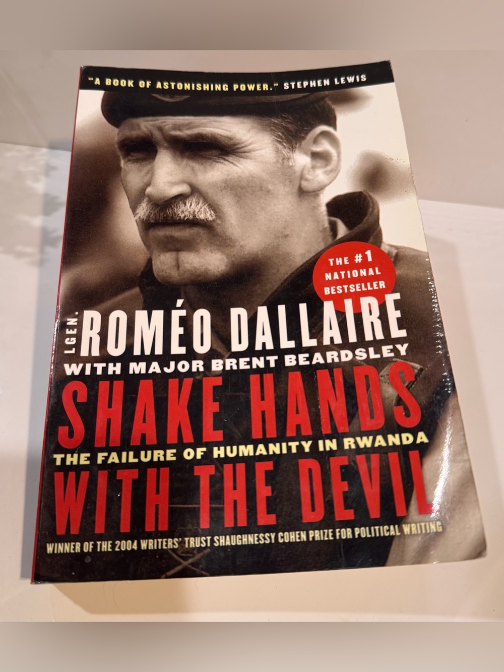 Romeo Dallaire Shake Hands With The Devil Softcover Non-Fiction Book 2004